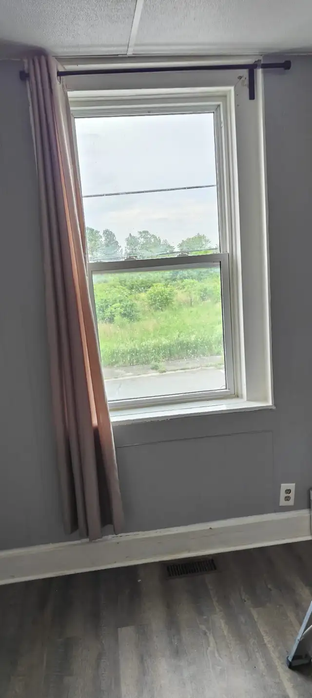 Furnished Bedroom for Rent – Fort Erie (near Lakeshore Area) - Photo 4