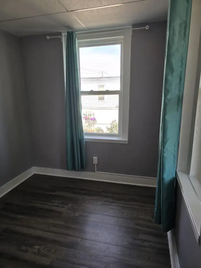 Furnished Bedroom for Rent – Fort Erie (near Lakeshore Area) - Photo 12