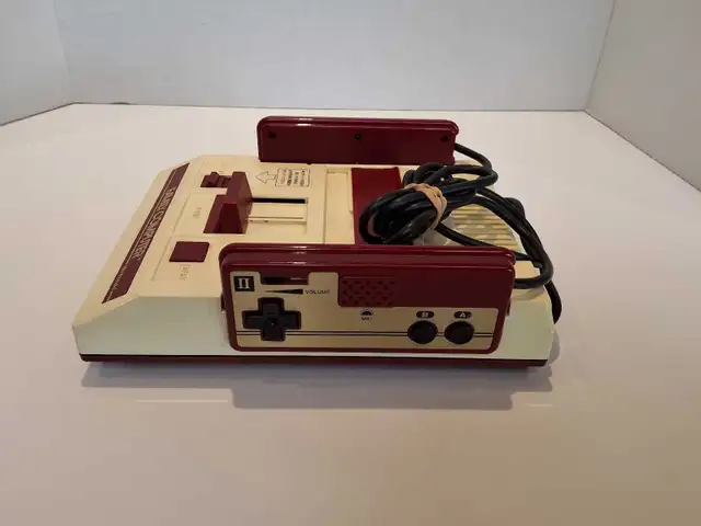 Nintendo Famicom Family Computer System - Boxed - Photo 3