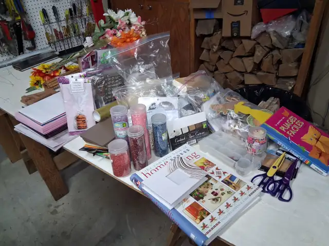 Articles de bricolage assortis