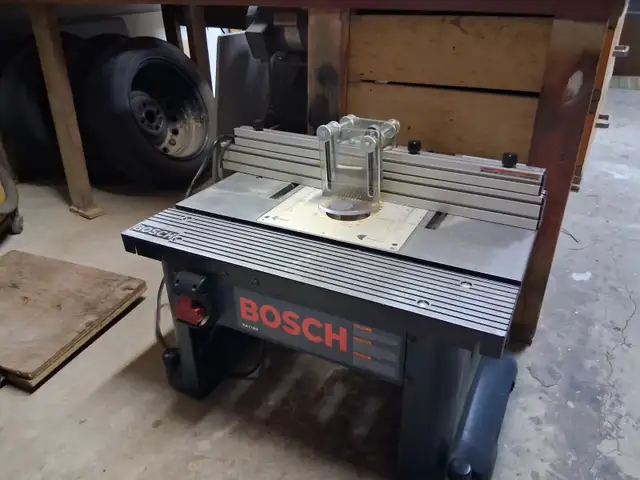 Table de travail pour toupie Bosch