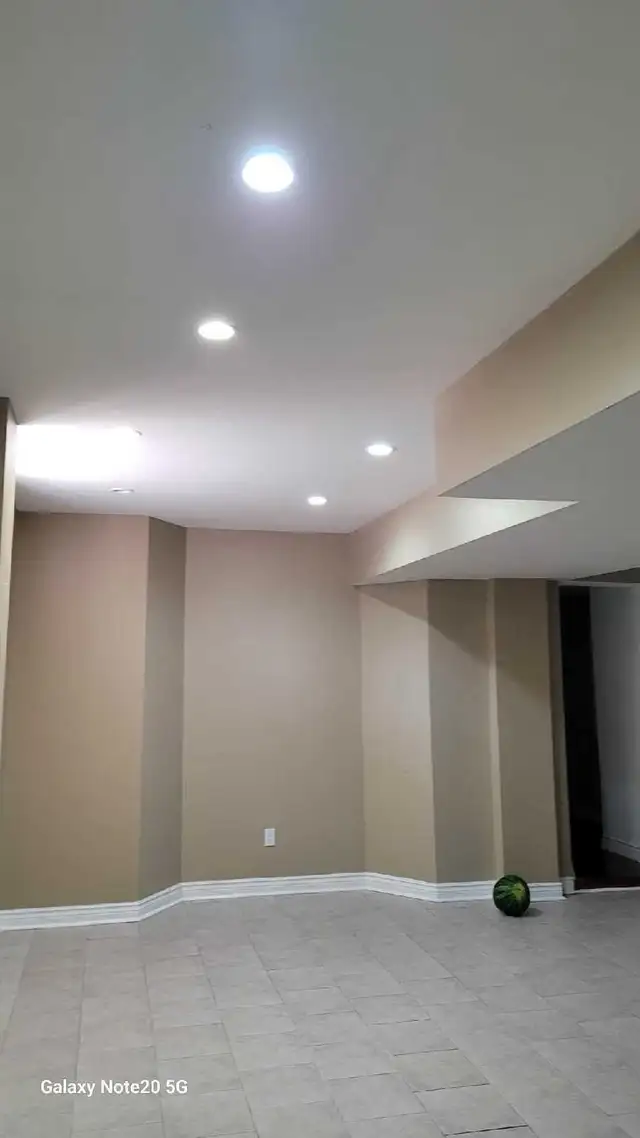 1 private Bedroom basement apartment with attached washroom - Photo 5