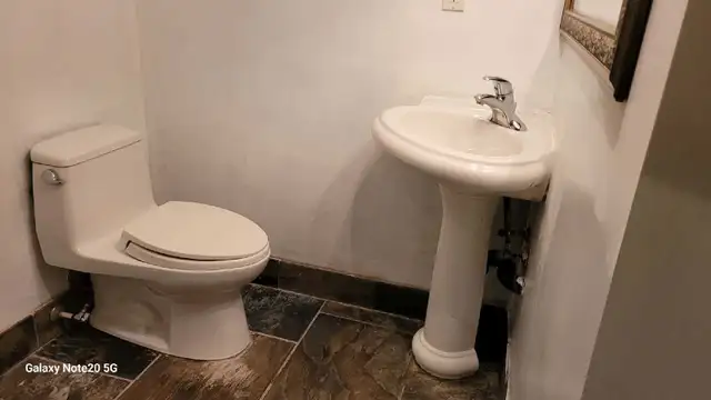 1 private Bedroom basement apartment with attached washroom - Photo 8