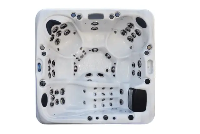 SELF CLEANING SELF MAINTAINING HOT TUB ON SALE NOW LIMITED UNITS
