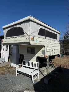 Pop-up truck camper