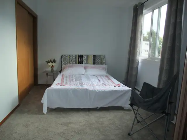 Short Walk to U of A Hosp, Whyte Av, Safeway, O Strathcona Buses - Photo 3