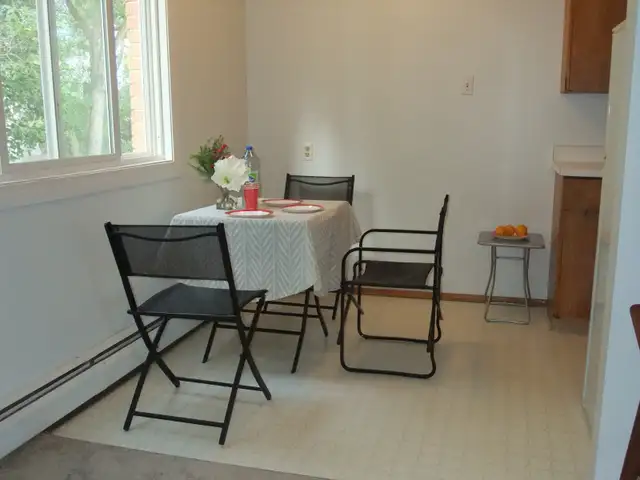 Short Walk to U of A Hosp, Whyte Av, Safeway, O Strathcona Buses - Photo 4