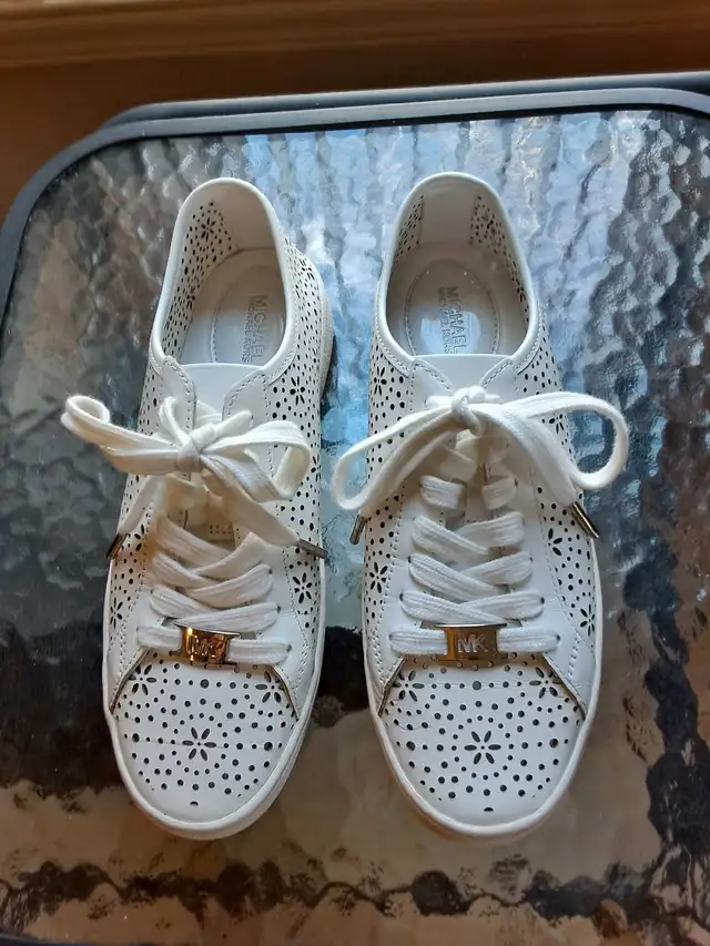 Chaussures Michael Kors pour femme grandeur 6.5M