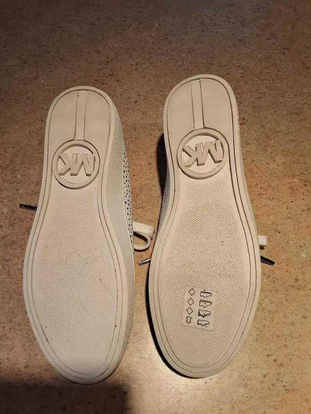 Chaussures Michael Kors pour femme grandeur 6.5M - Photo 4