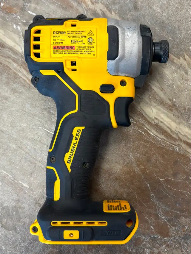 Dewalt 1/4' (6mm) Cordless Impact Driver (Model: DCF809 )