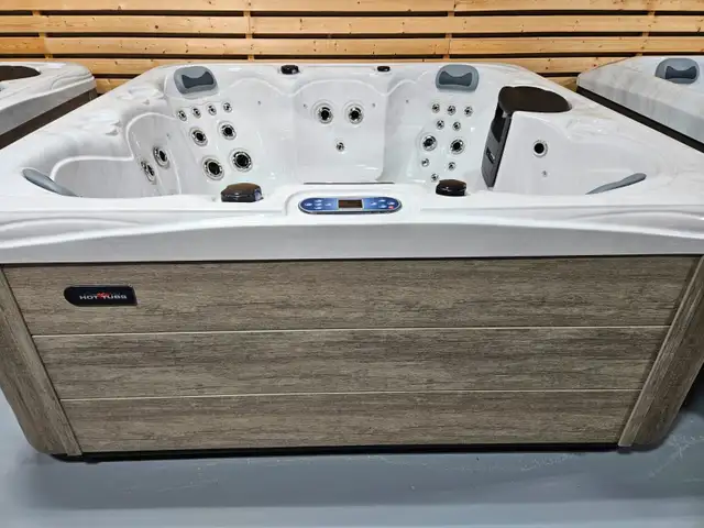 HOT TUB PRICES FULLY LOADED FOR HALF THE PRICE AS BOX STORES