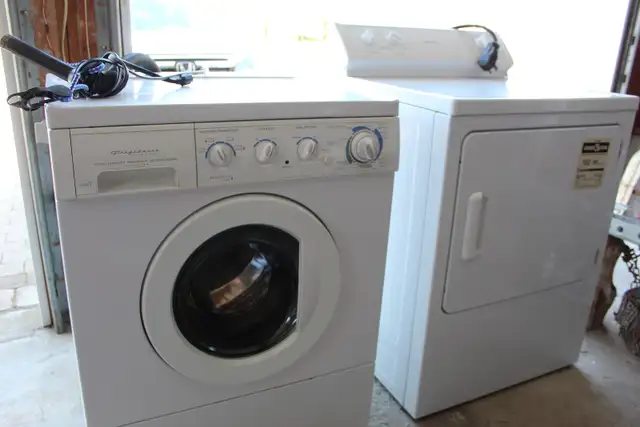 Washer and Dryer - Photo 5