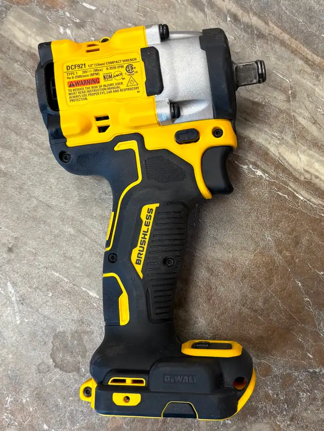Dewalt 1/2 (13mm) Cordless Compact Wrench (Model: DCF921 ) - Photo 2