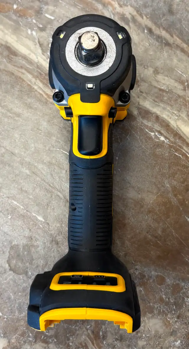 Dewalt 1/2 (13mm) Cordless Compact Wrench (Model: DCF921 ) - Photo 4