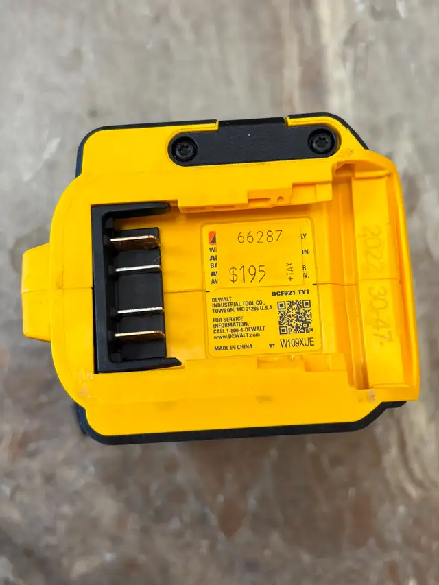 Dewalt 1/2 (13mm) Cordless Compact Wrench (Model: DCF921 ) - Photo 5