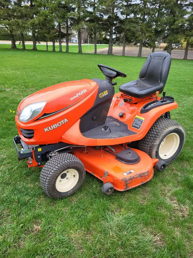 Kubota GR2120 mower