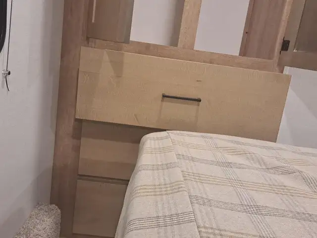 Fully Equipped Fifth Wheel with Big Features in a Compact Size - Photo 13