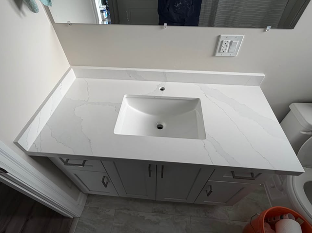 Quartz Countertop With Big Beautiful Grey Veined - Photo 4