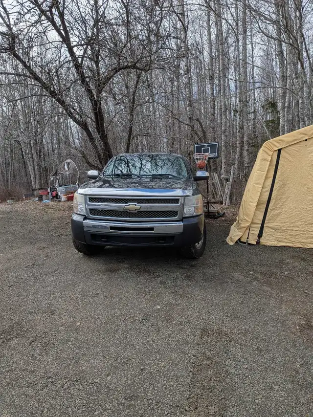 2010 Chevy Silverado - Photo 3