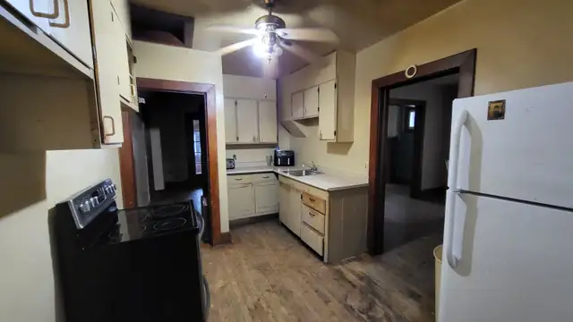 HOUSE FOR SALE - Photo 2