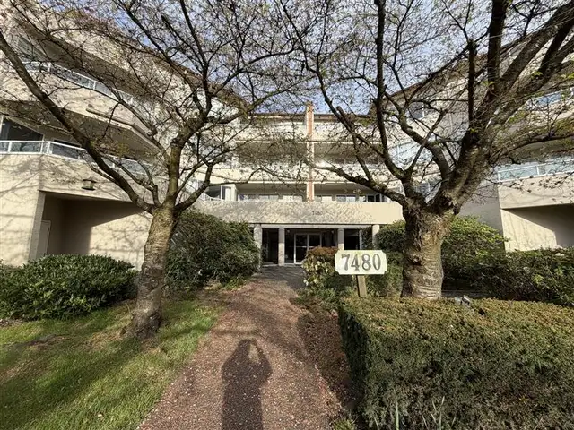 Luxury Living in Richmond: Recently Refreshed 2 Bed, 2 Bath