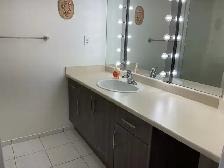Luxury Living in Richmond: Recently Refreshed 2 Bed, 2 Bath - Photo 9