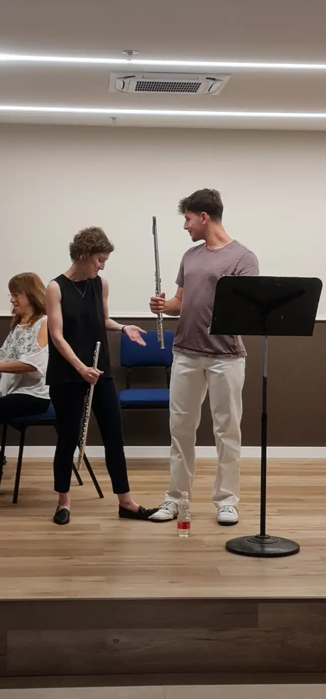 Flute Lessons in Montreal – Professional Musician | All Ages - Photo 5