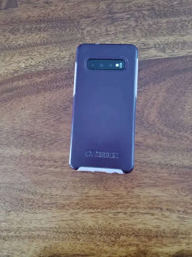 Samsung S10 Phone - Photo 2