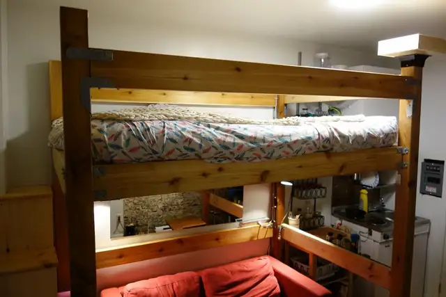 Très Beau 1½ Plein Coeur Du Vieux-Québec Rue Ste-Angèle MEUBLÉ - Photo 5