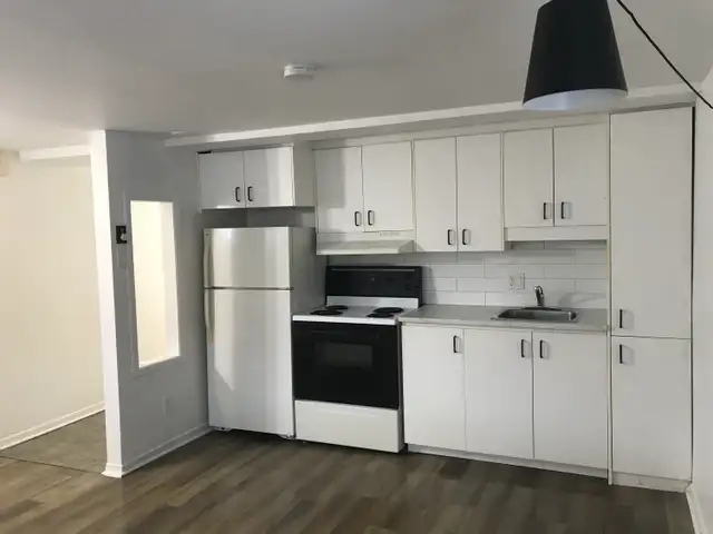 Beau grand 3 1/2, Maufils Limoilou, demi sous-sol WIFI - Photo 2