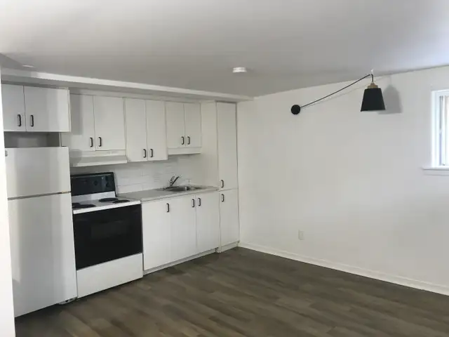 Beau grand 3 1/2, Maufils Limoilou, demi sous-sol WIFI - Photo 4