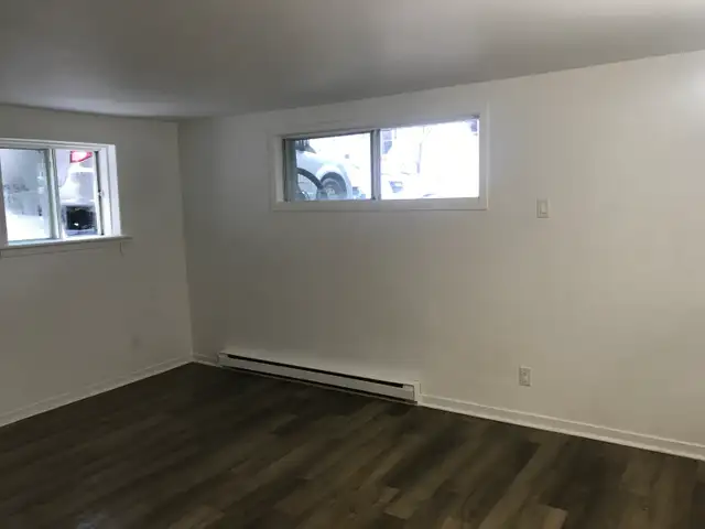 Beau grand 3 1/2, Maufils Limoilou, demi sous-sol WIFI - Photo 5