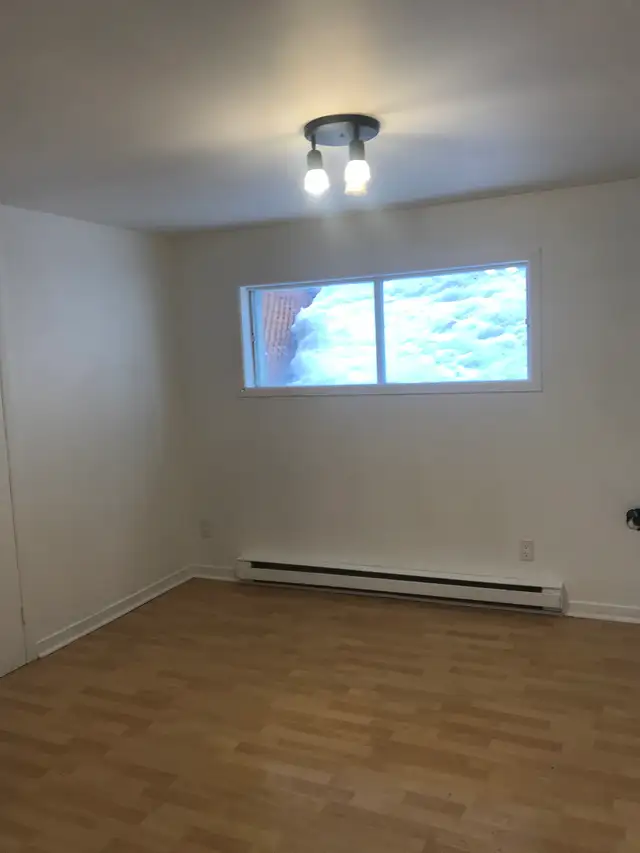 Beau grand 3 1/2, Maufils Limoilou, demi sous-sol WIFI - Photo 6