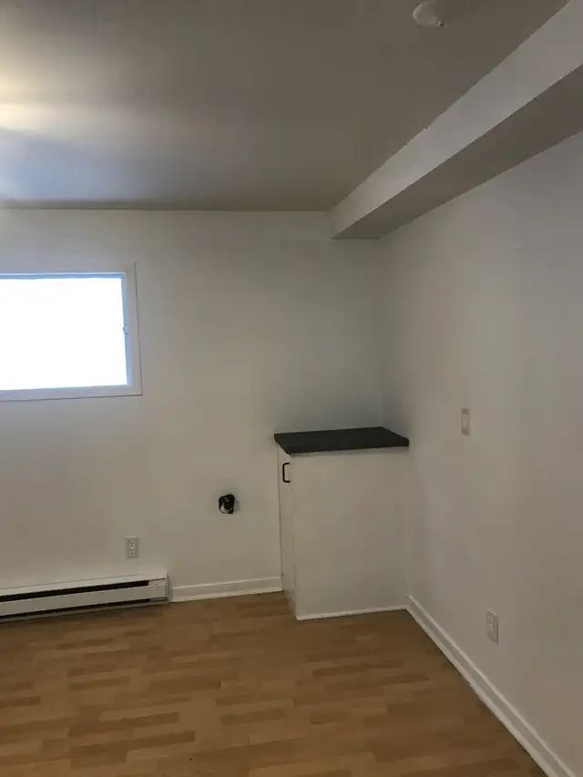 Beau grand 3 1/2, Maufils Limoilou, demi sous-sol WIFI - Photo 7