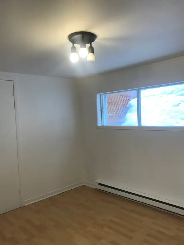 Beau grand 3 1/2, Maufils Limoilou, demi sous-sol WIFI - Photo 8