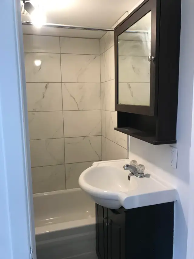 Beau grand 3 1/2, Maufils Limoilou, demi sous-sol WIFI - Photo 13