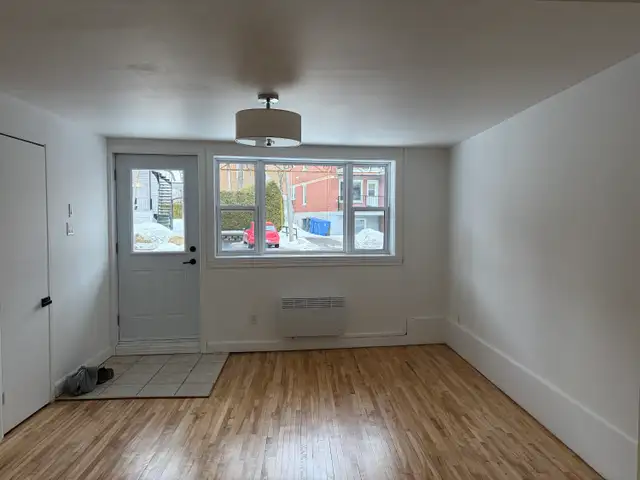 Beau grand 3 1/2, Limoilou rez de chaussé, WIFI LIBRE - Photo 2