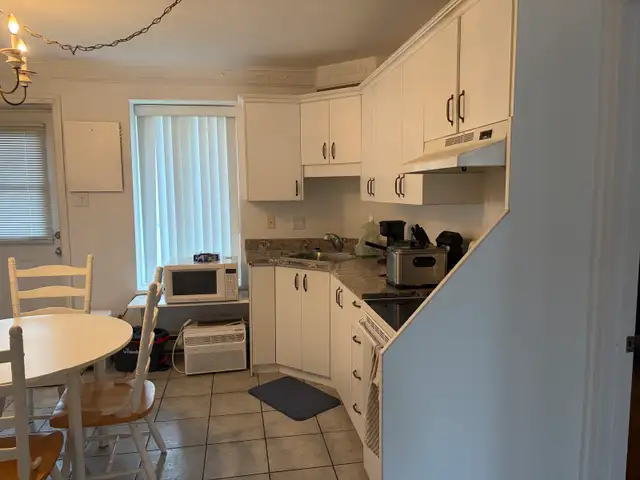 Beau grand 3 1/2, rue de la Reine St-Roch, Libre - Photo 9