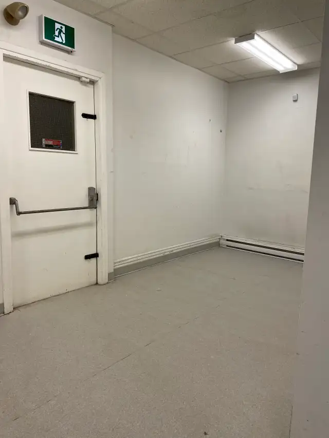 Beau grand local commercial à louer Vieux-Québec - Photo 4