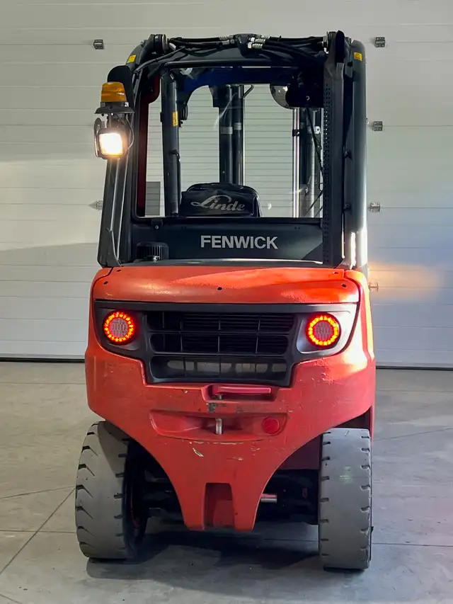 Linde H25 Diesel Forklift - Photo 4
