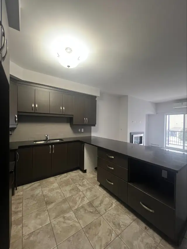 Joli condo 2 chambres - Boulevard des Grives