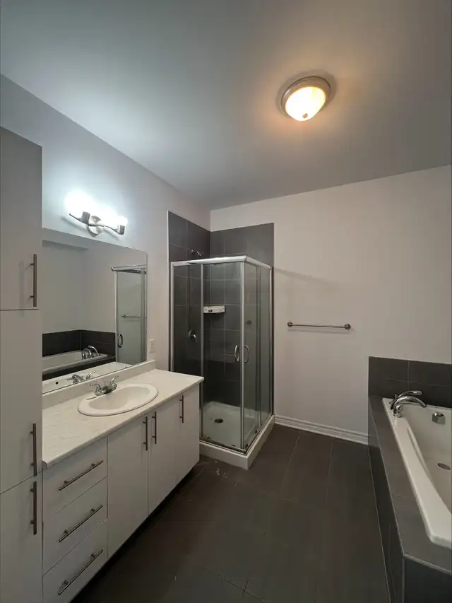 Joli condo 2 chambres - Boulevard des Grives - Photo 5