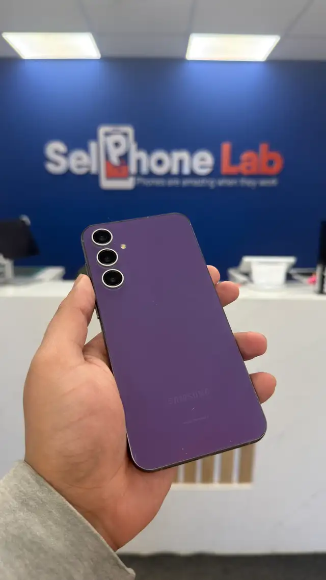 Samsung S23 fe for sale at SellPhone Lab Cochrane - Photo 3