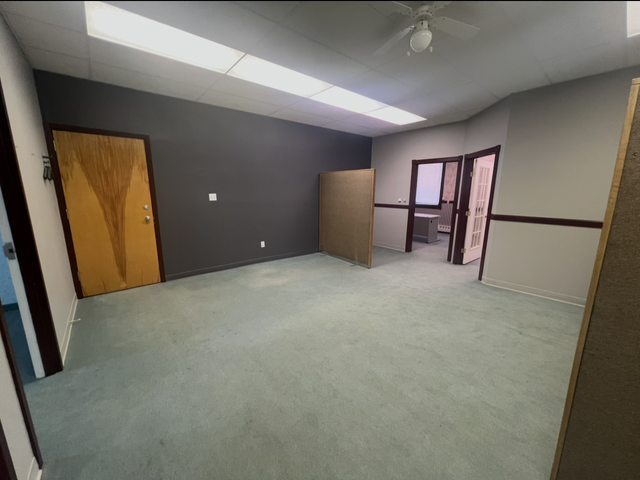 Office Space Available Downtown – Units from 375–1500 Sq Ft - Photo 4