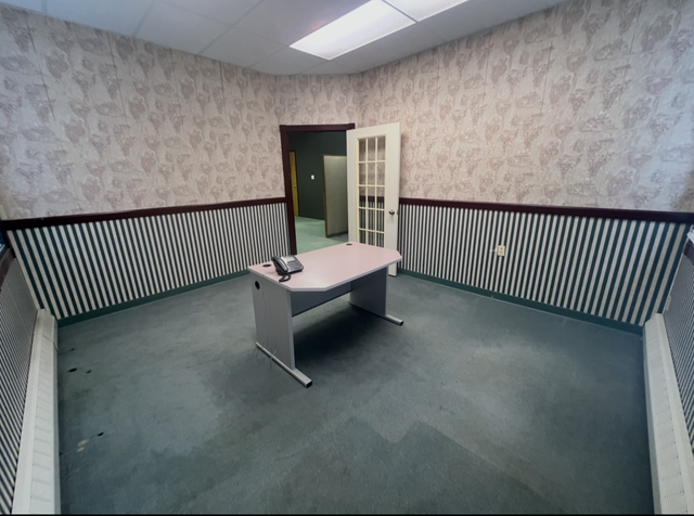 Office Space Available Downtown – Units from 375–1500 Sq Ft - Photo 5