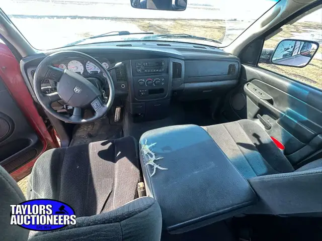 2004 Dodge 2500 Flatdeck Cummins Up For Online Auction! - Photo 5