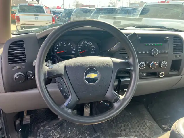 2010 Chevy SIlverado 1500 Reg cab 8 ft box ~ SAFETIED - Photo 7