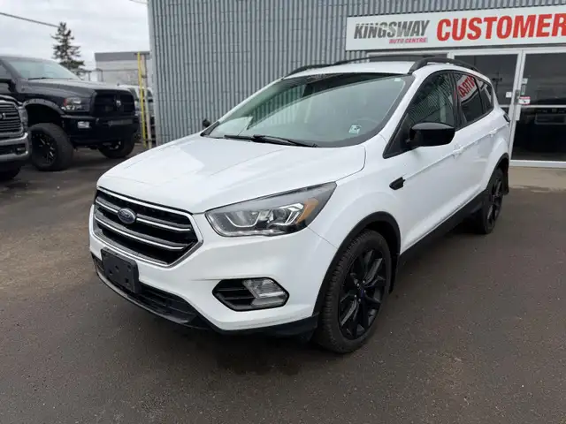 2018 Ford Escape SE AWD / LOW KILOMETRES / TWO-TONE INTERIOR