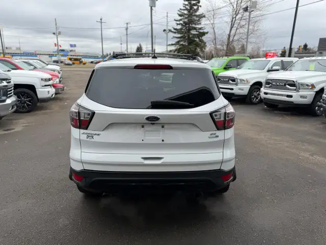 2018 Ford Escape SE AWD / LOW KILOMETRES / TWO-TONE INTERIOR - Photo 4