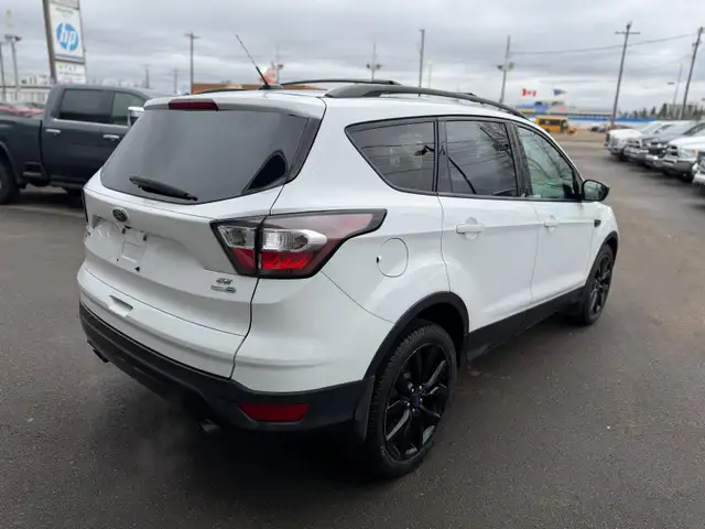 2018 Ford Escape SE AWD / LOW KILOMETRES / TWO-TONE INTERIOR - Photo 5